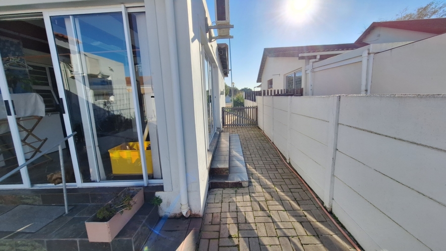 5 Bedroom Property for Sale in Port Owen Western Cape